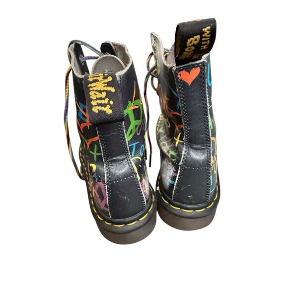DR. MARTENS Pascal Pride 2 Peace Love LGBT+ Combat Boots Rainbow Ladies SZ 5 - Picture 5 of 7